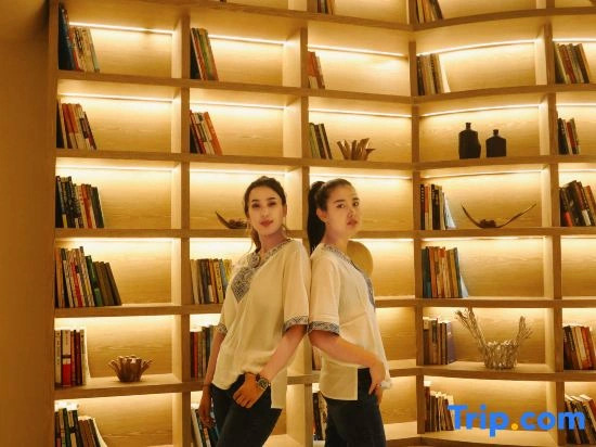 Xinlü Resort Hotel (Formerly Xinjiang Culture and Tourism Air Grassland Resort Hotel), Nalati