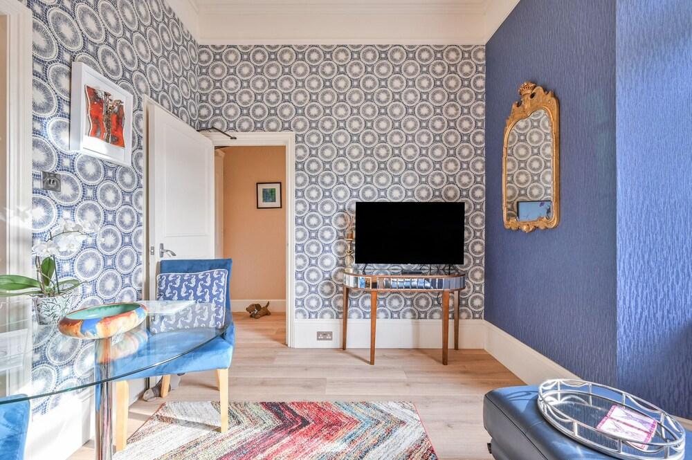 Muntham Apartment 4