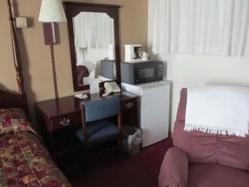 Elms Motel