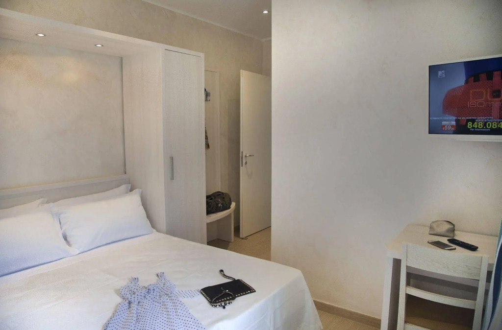 Marina Beach Suite Hotel