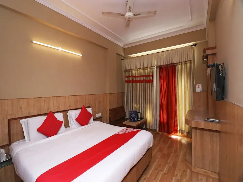 OYO 22075 Hotel Bali Palace