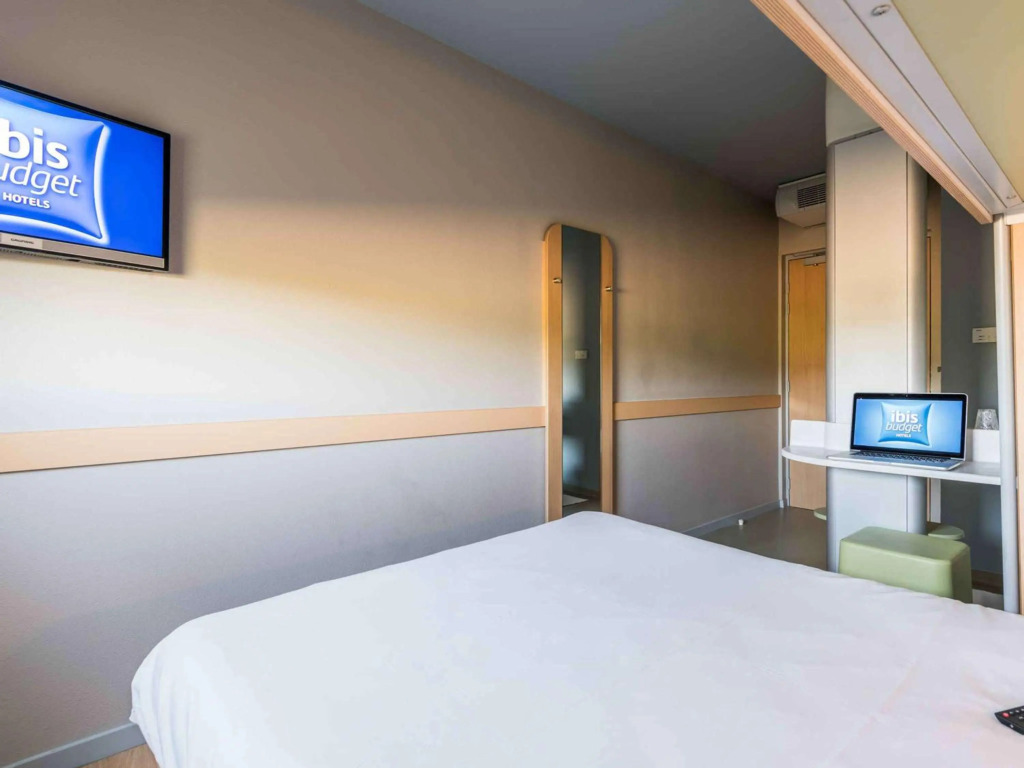 ibis budget Amberieu en Bugey/Chateau Gaillard A42