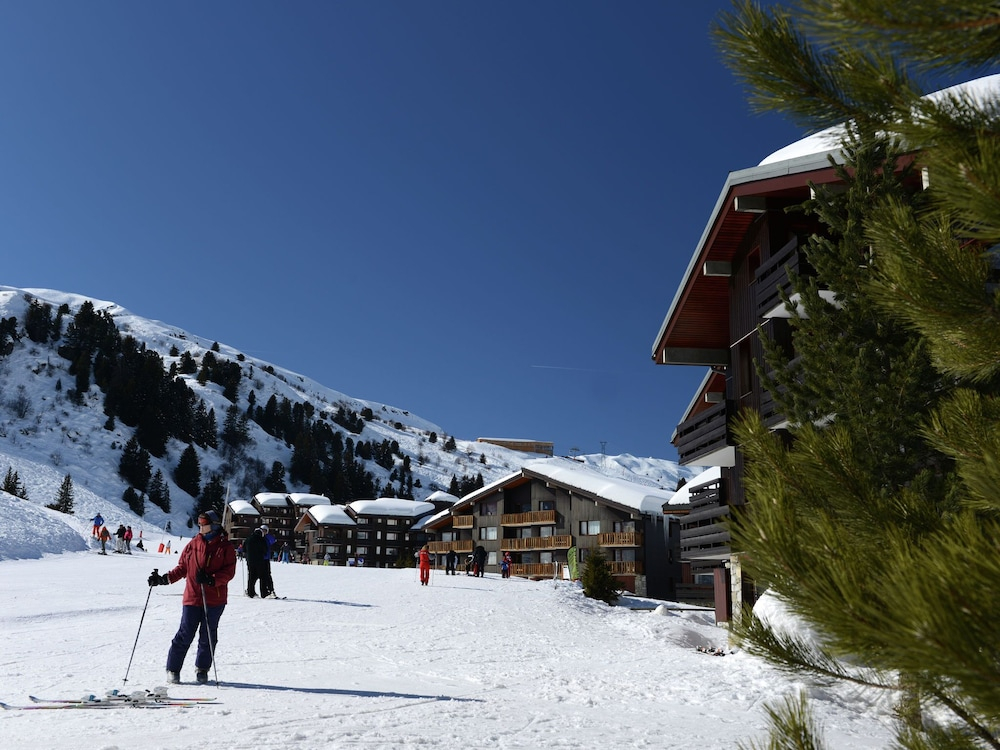 Charming Ski-in Getaway