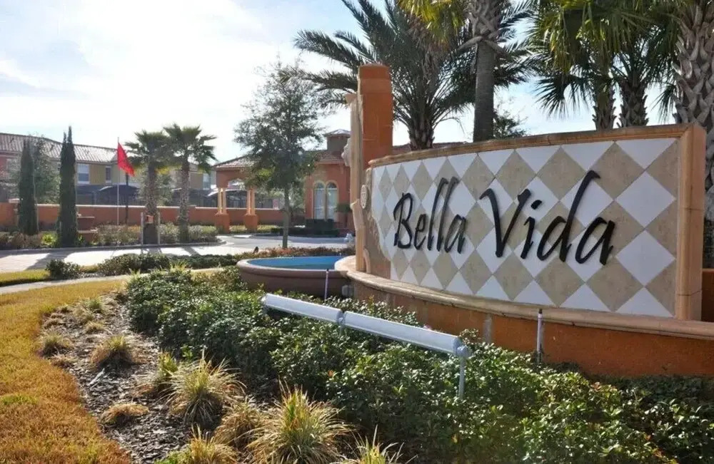 Spacious At The Bellavida Resort 220 6 Bedroom Home by RedAwning