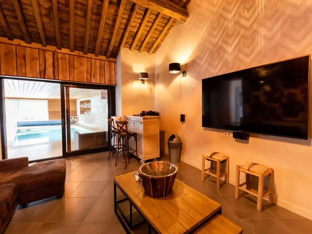Villa in Coo near Waterfalls with Pool