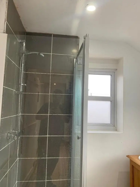 Corner Shop Apartments Sleeps 5 Parking