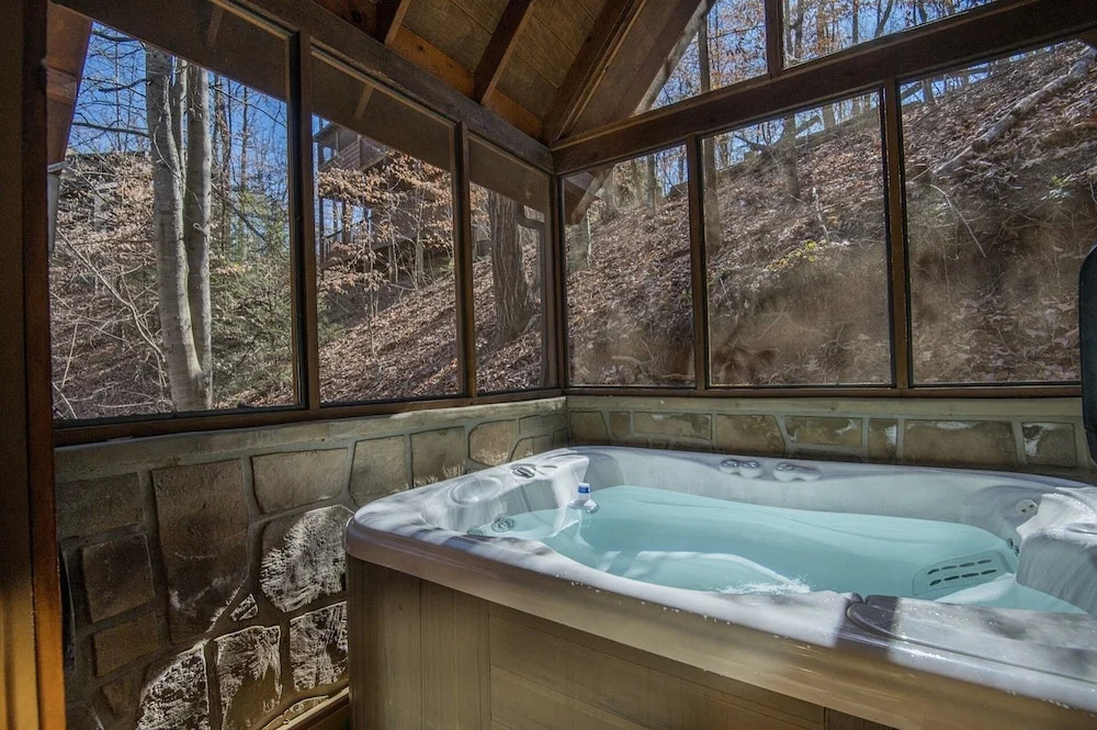 Er97 - Squirrel's Retreat - Close To The Action In Pigeon Forge! 2 Bedroom Cabin by RedAwning