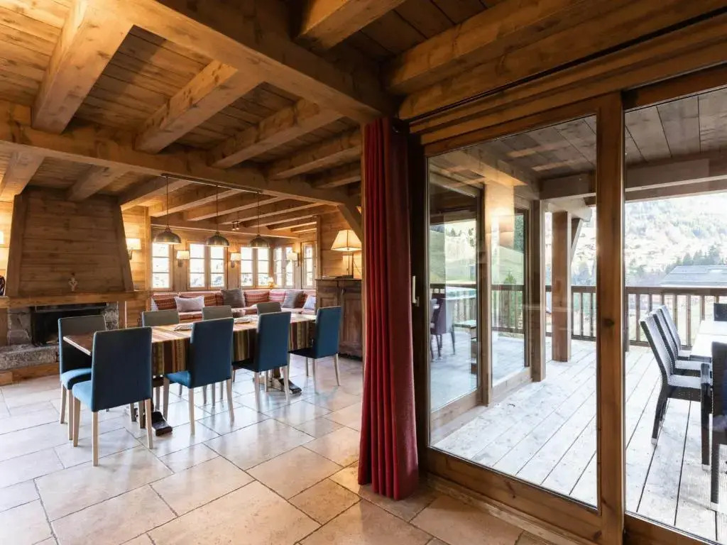 Chalet 5★ à La Clusaz, 8 pers, spa, proche pistes, 4 chambres - FR-1-304-110