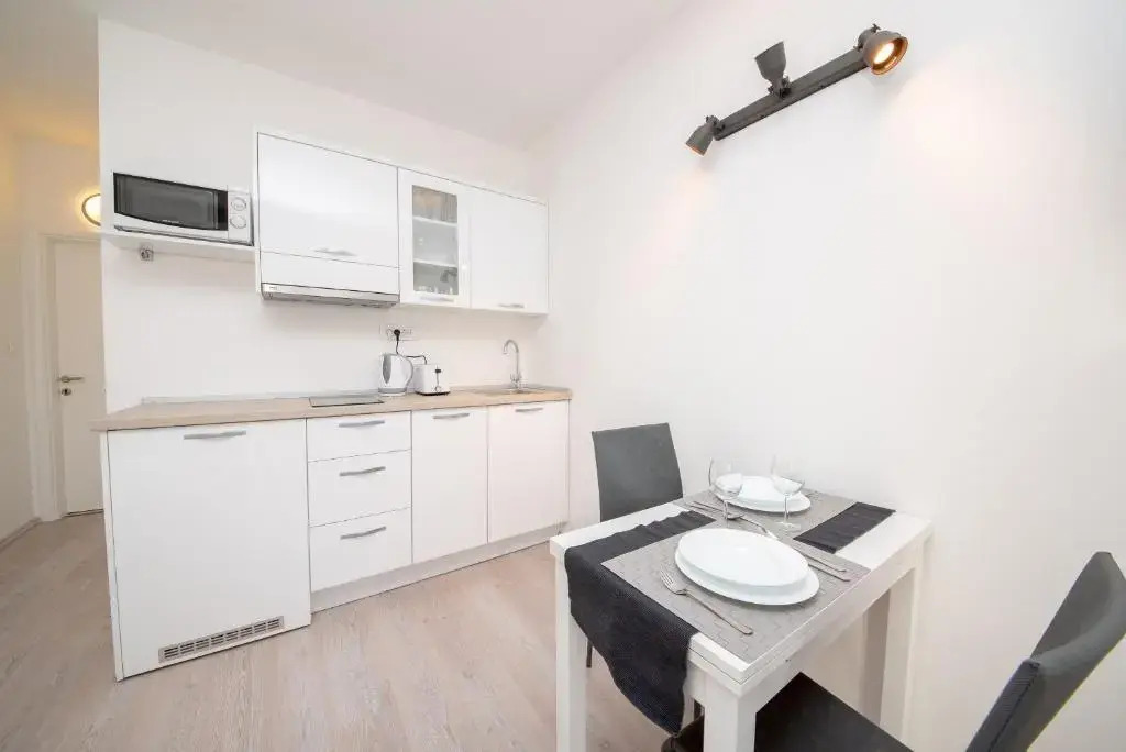 Sea Pearl Residence - Top beachfront location apartments in Bol centre