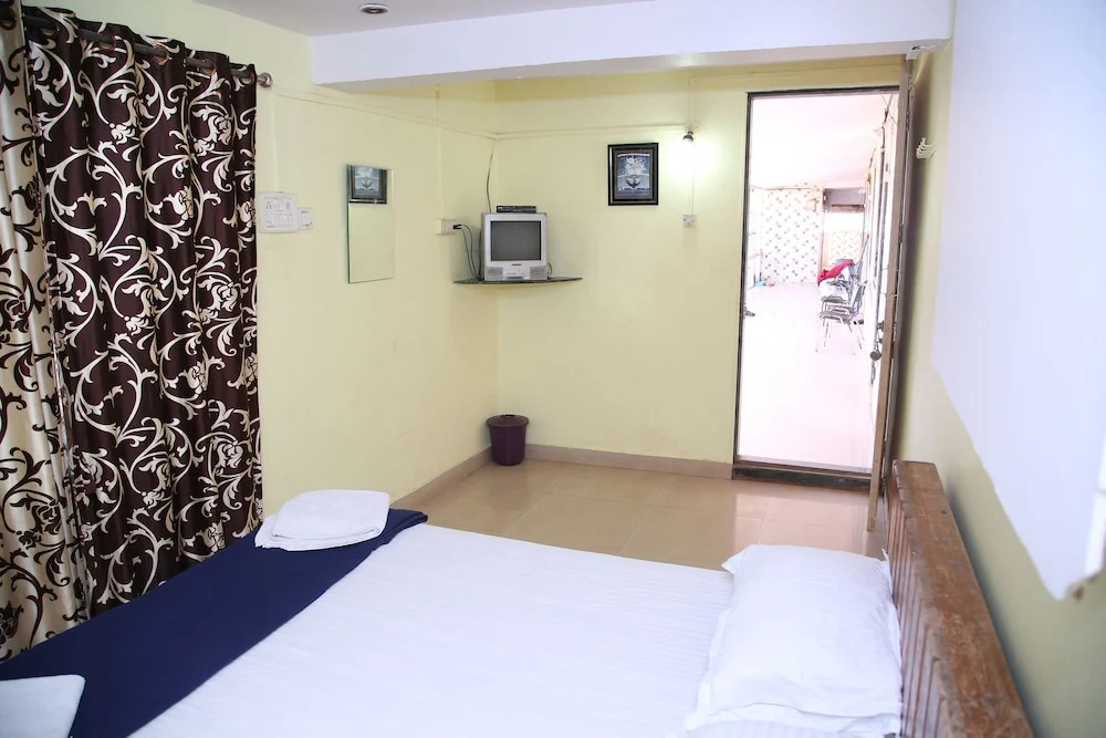 Resort park view kathiyawadi matheran