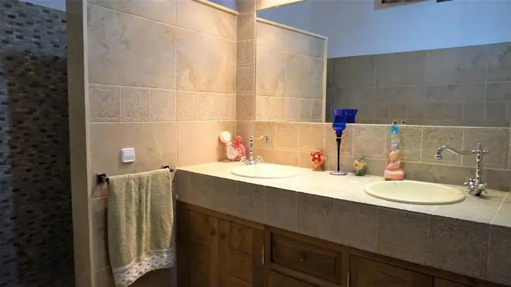 Born 23 - House with Pool in the Centre of Lluchmayor. Free Wifi