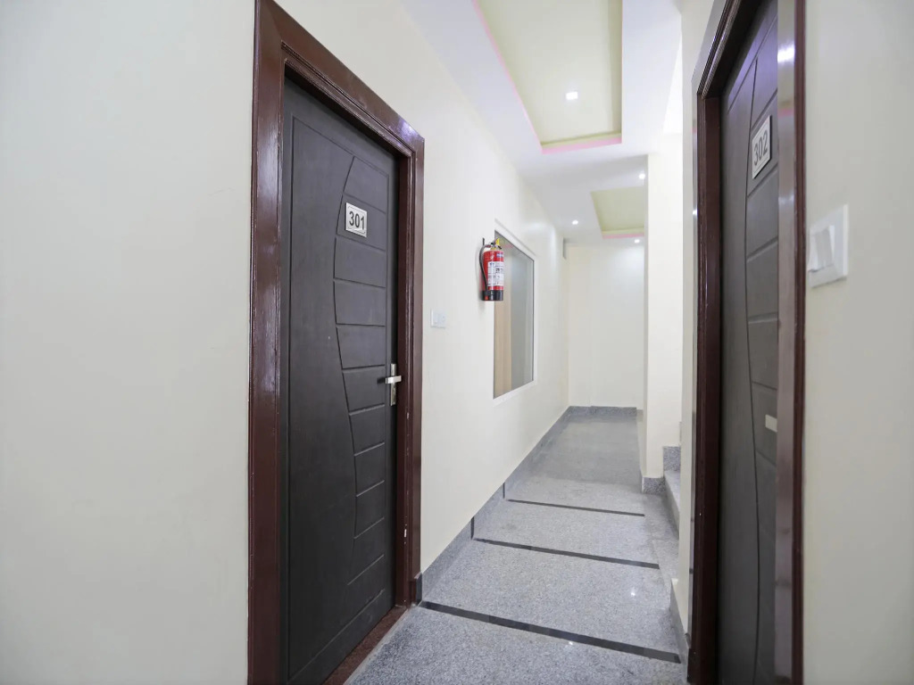 OYO 13796 Stay Inn