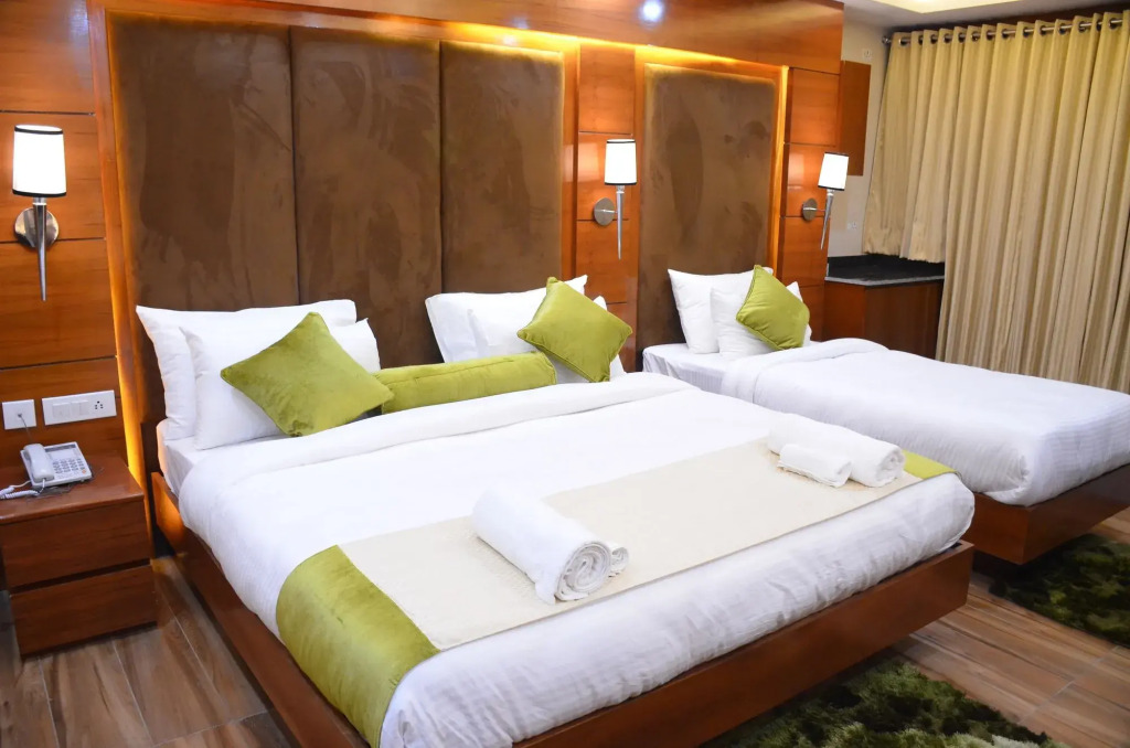 The Global Hotel by Platinum I 100m Medanta Hospital I Sector-38 I Gurgaon