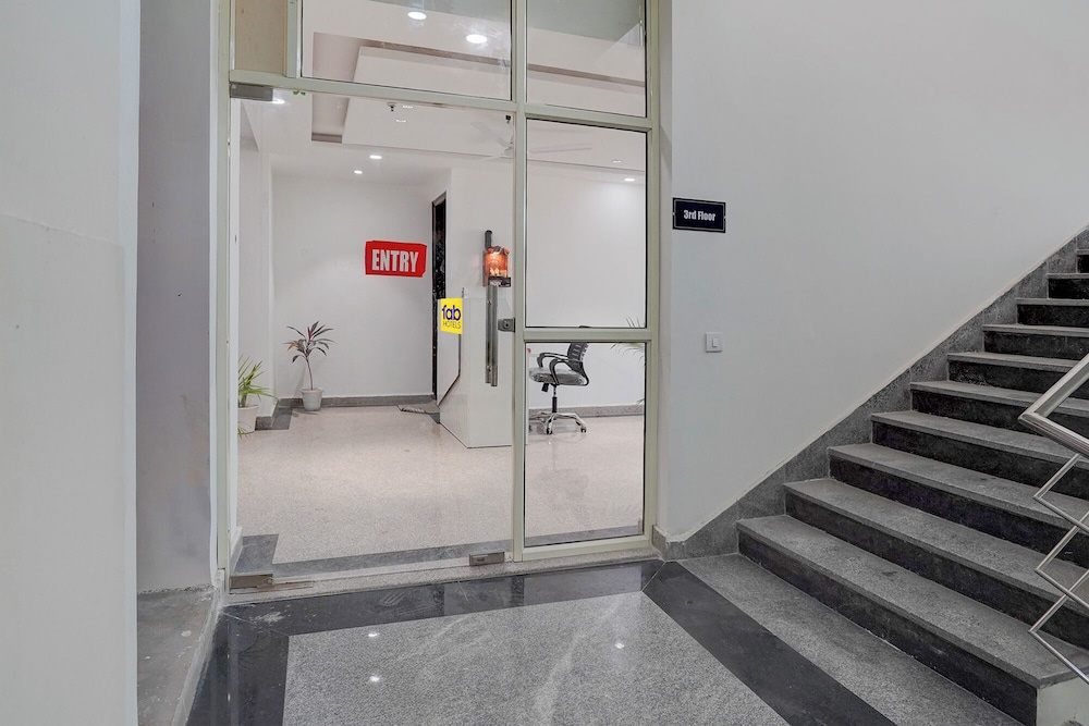 FabHotel Cozy Stay