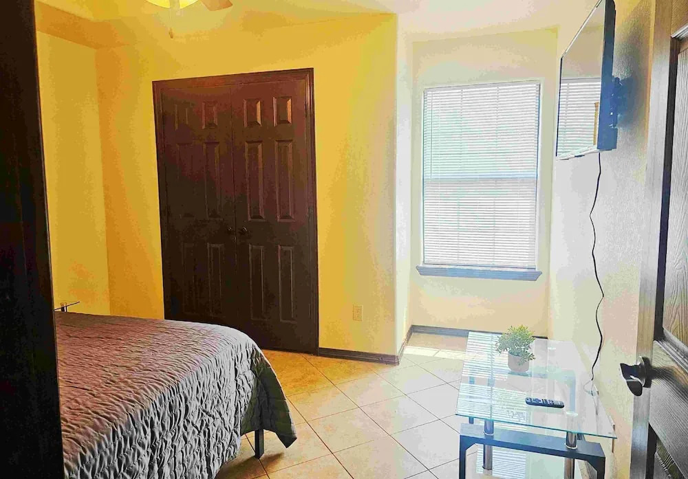 Apartment Near University