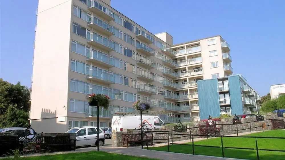 Croft Court 32