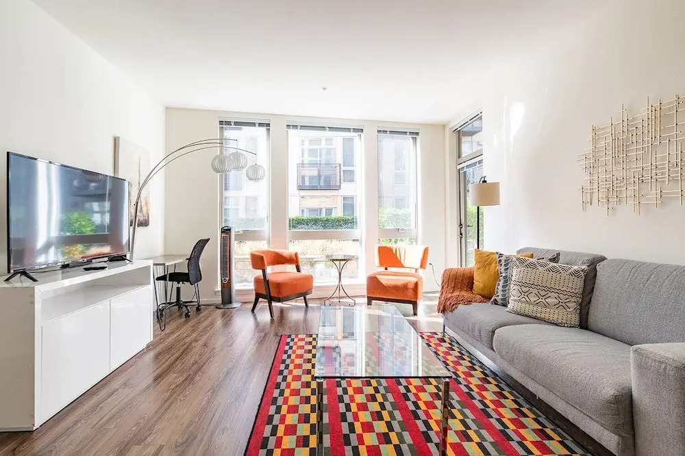 Sophari Isle: Mercer Island Apartments