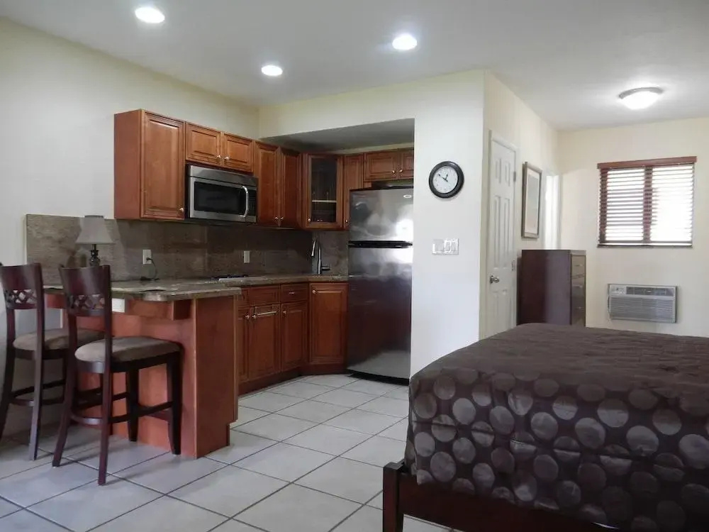 Shell Studios Hallandale Beach