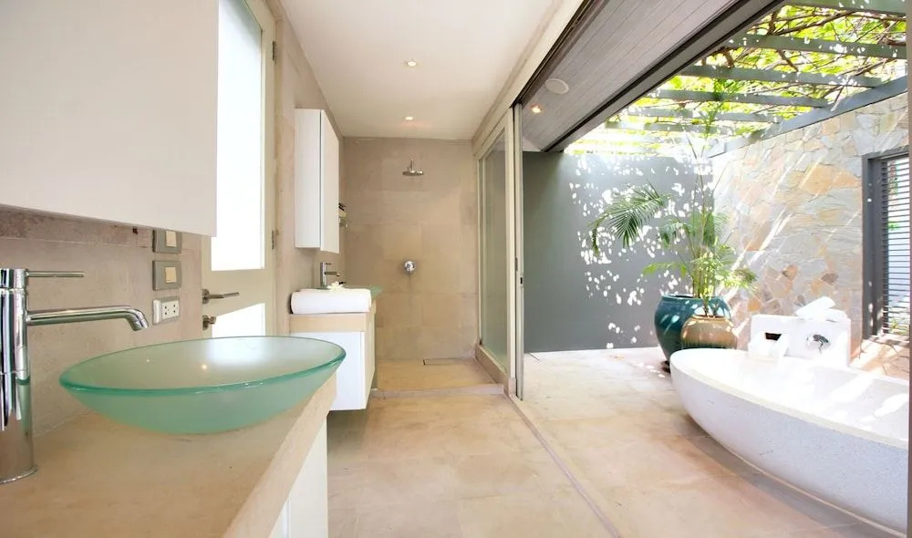 Villa Kohia, stunning sea views, breakfast, serviced daily, private dining service on request, North Chaweng