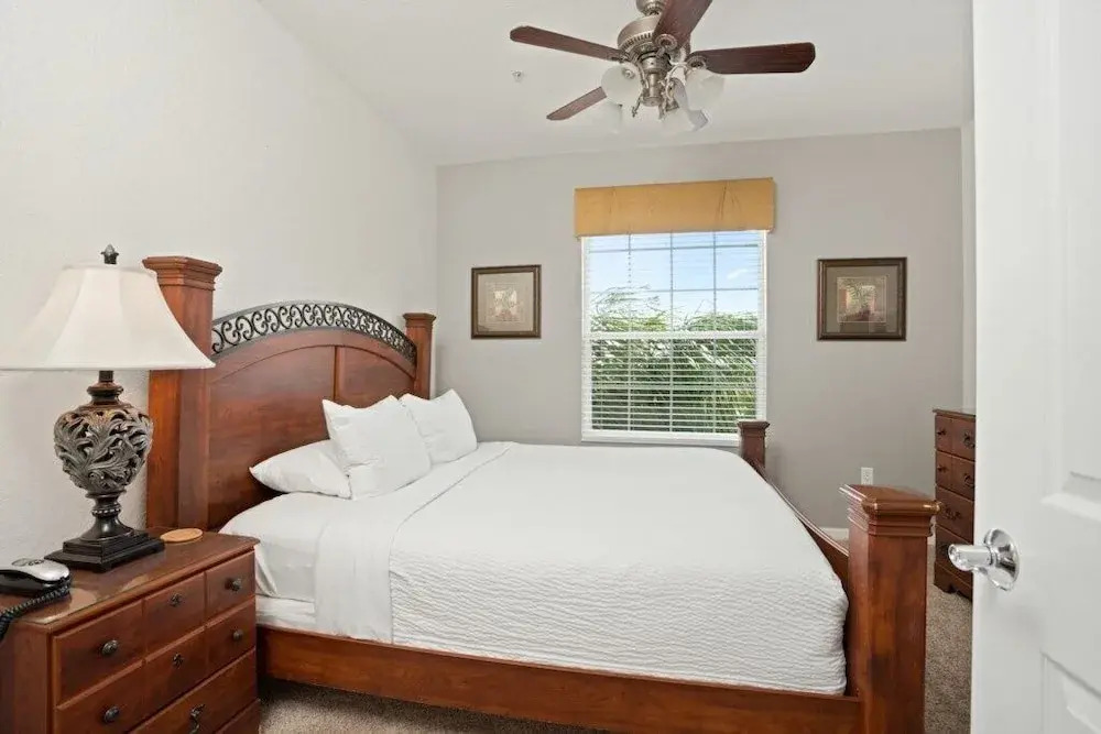 Lake View Panorama 3 Bedroom Condo