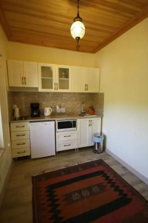 Three Palms Suites