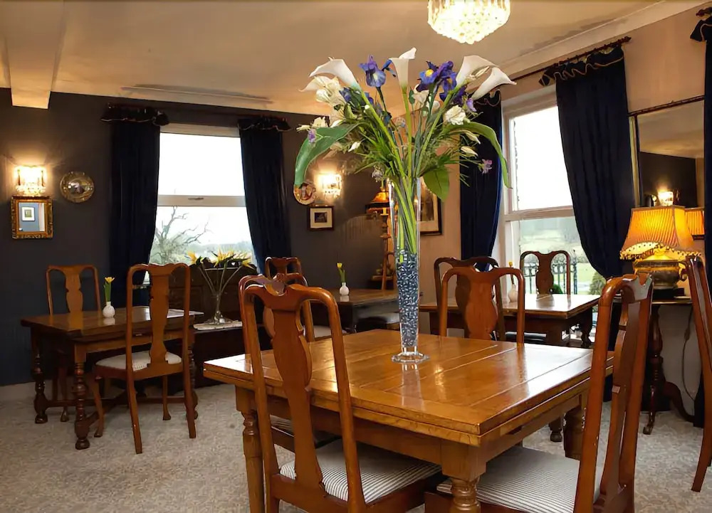 West Vale Country House