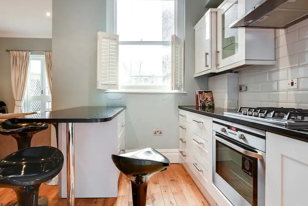 Beautiful 2 bed in Heart of West London
