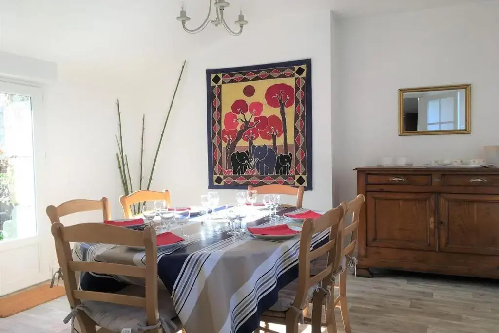 Maison bretonne rénovée WIFI avec grand jardin à TREBEURDEN - Réf 675