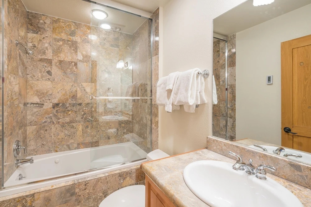 Bear Creek Lodge 212ab 2 Bedroom Condo by Alpine Lodging Telluride