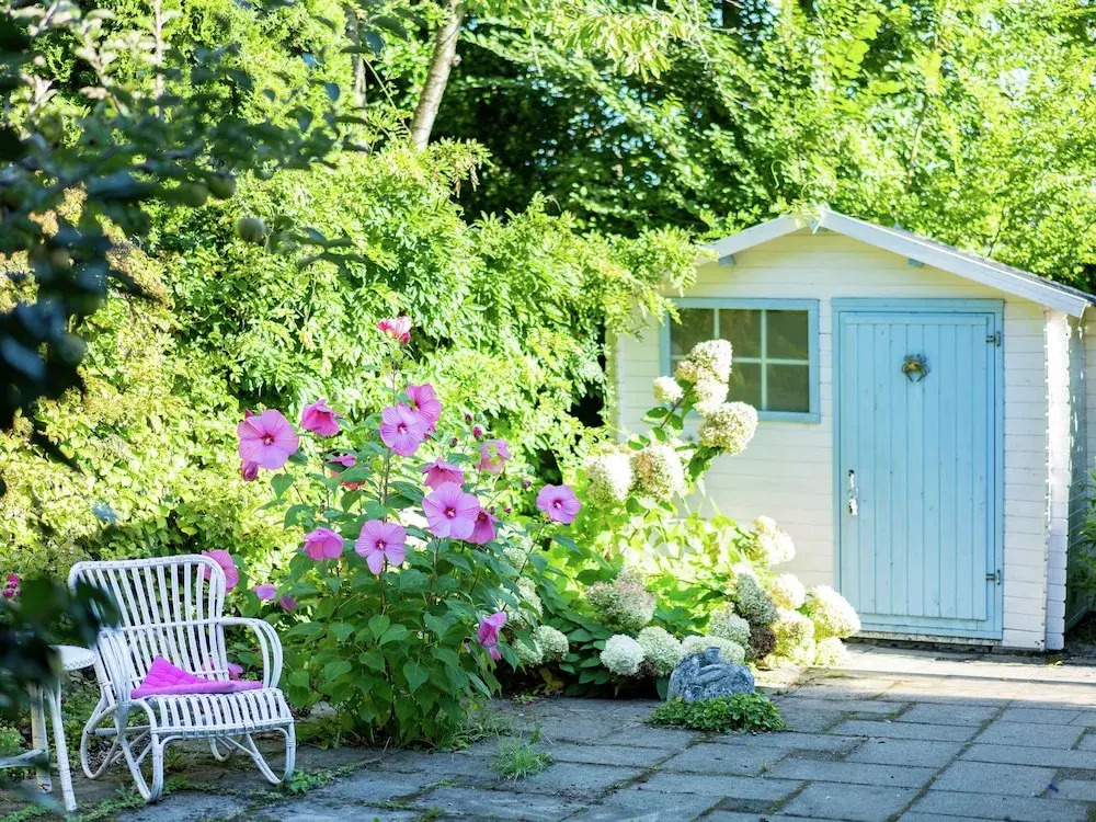 Sunny Cottage in Burgh-Haamstede Zealand with Garden