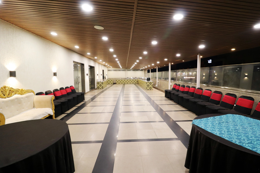 Hotel Rajhans Regent