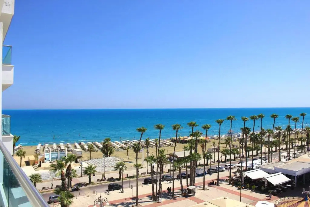 2b Seafront Boutique Apartment - Finikoudes Beach