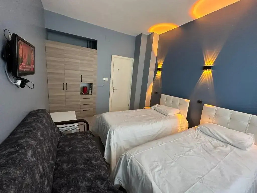Umk Pansi̇yon Cadde