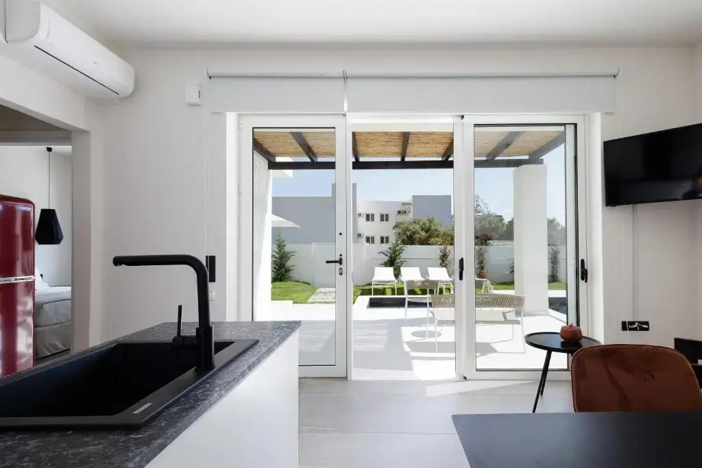 Family villa Casa Filo Rosso with Private Pool , 200m to the beach