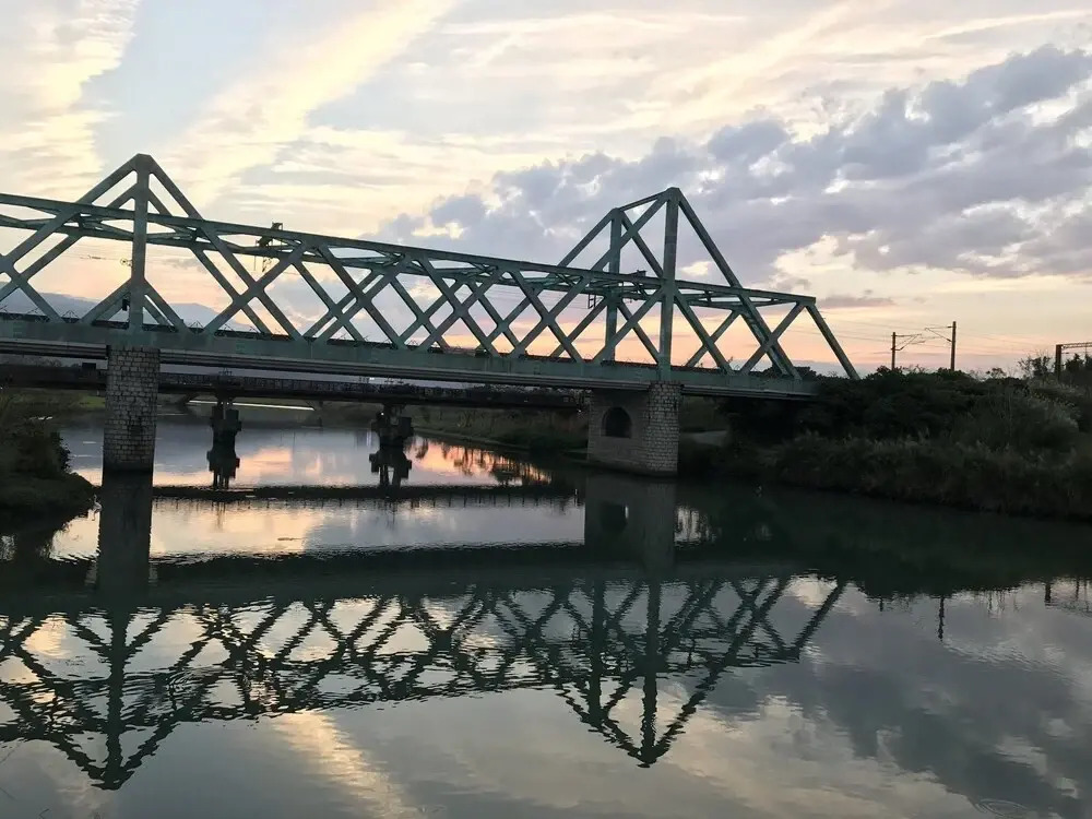 宜蘭凱西在家親子民宿 包棟 電動麻將 飛鏢機 夏日戲水池