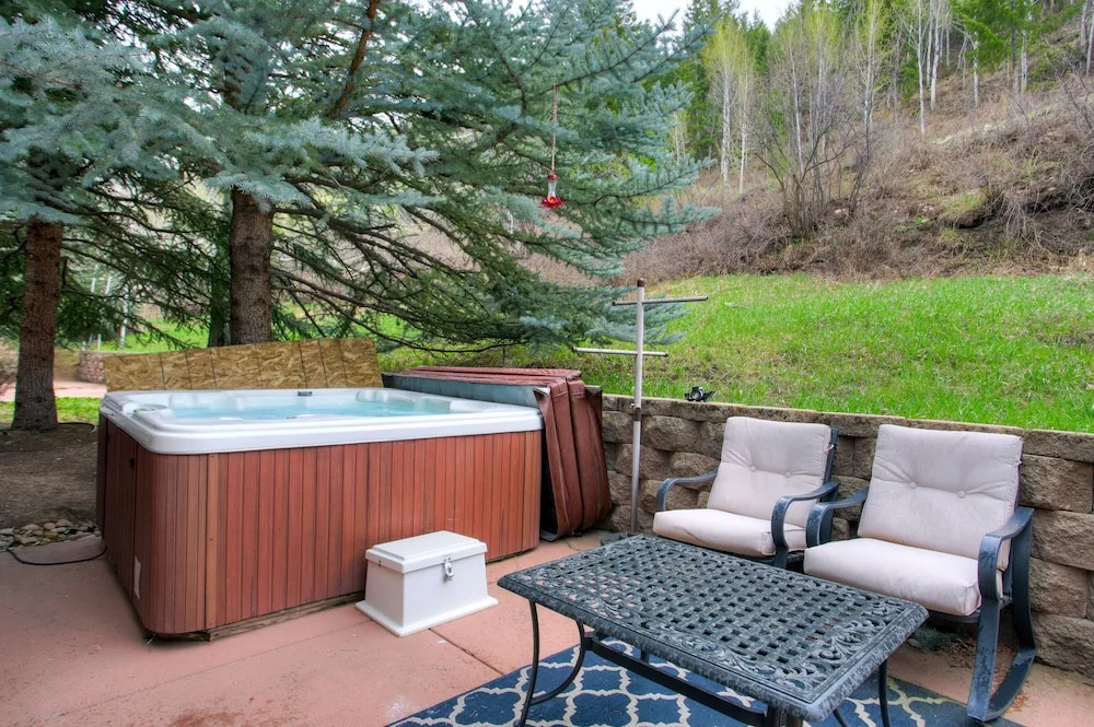 Exquisite, Private Mountain Home Retreat 4 Bedroom Home by RedAwning