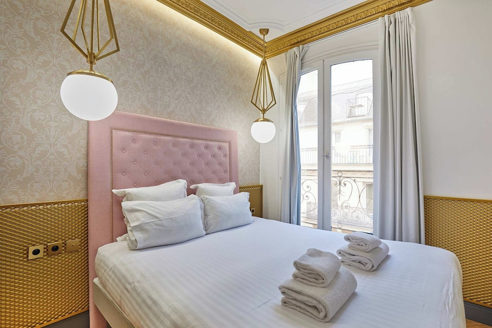Sublim Ac-3 BDR Montaigne/arc de Triomphe