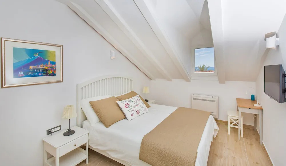 Porta Apartment and Rooms by Irundo