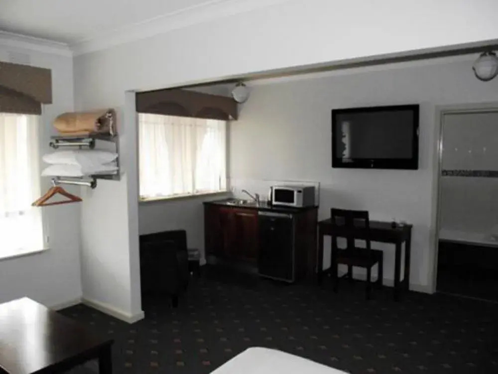 503 On Princes Drive Motel