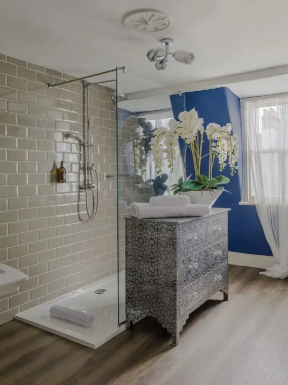 Impeccable 4-bed Apartment in Bath