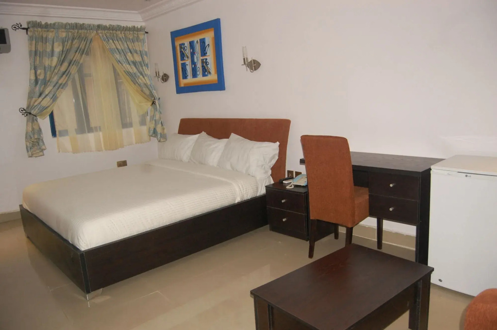 BEN AUTO guest house