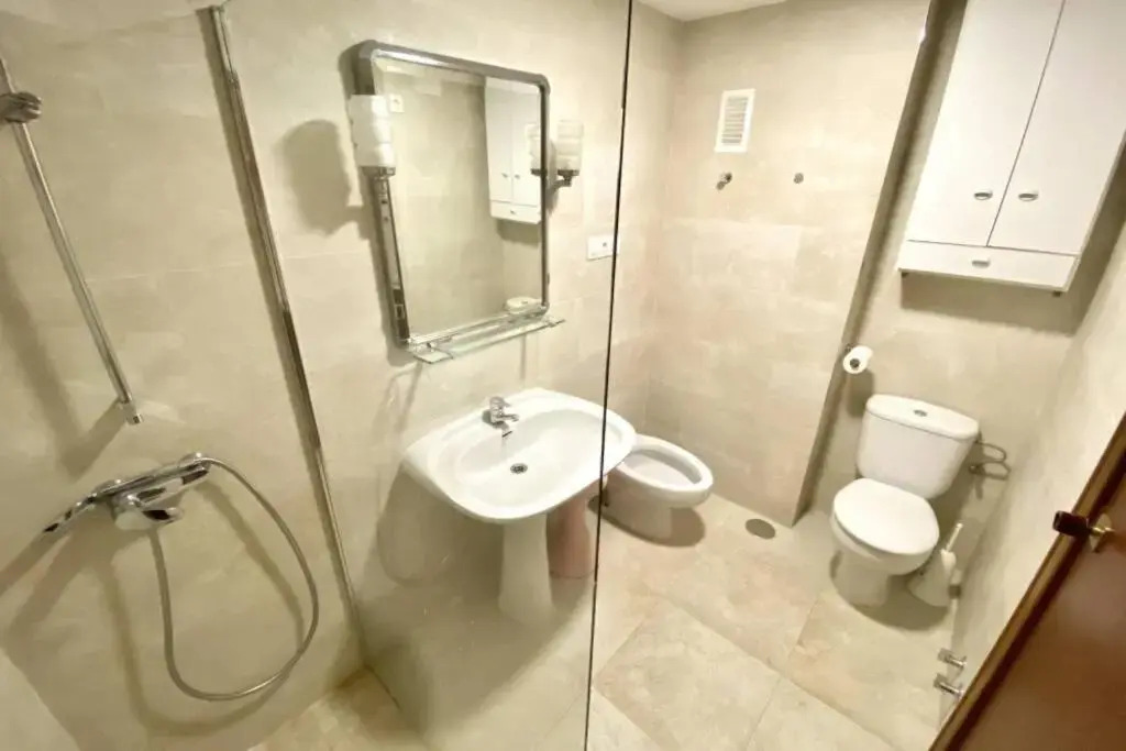 Leo piso 20 apartamento 4 pax Inmobiliaria Leo PLaya de San Juan