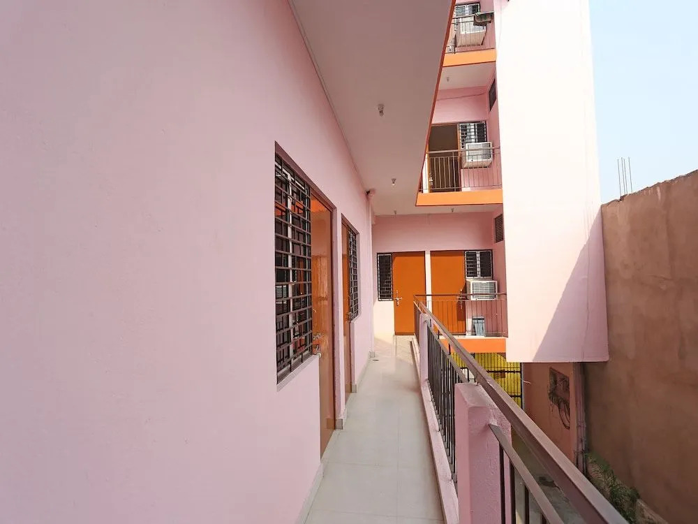 Super Hotel O Shree Shree Guest House