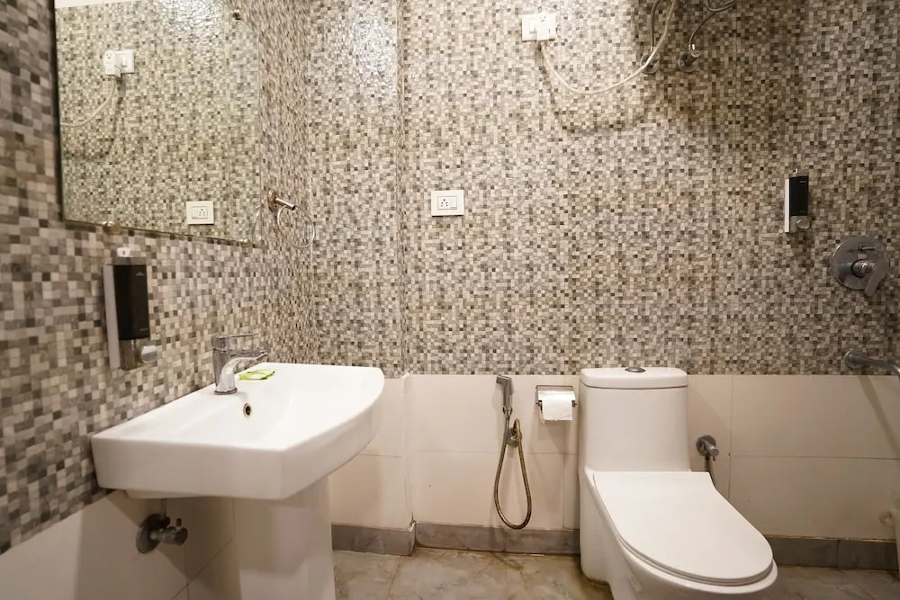 Hotel Lyf Corporate Suites - Peera Garhi