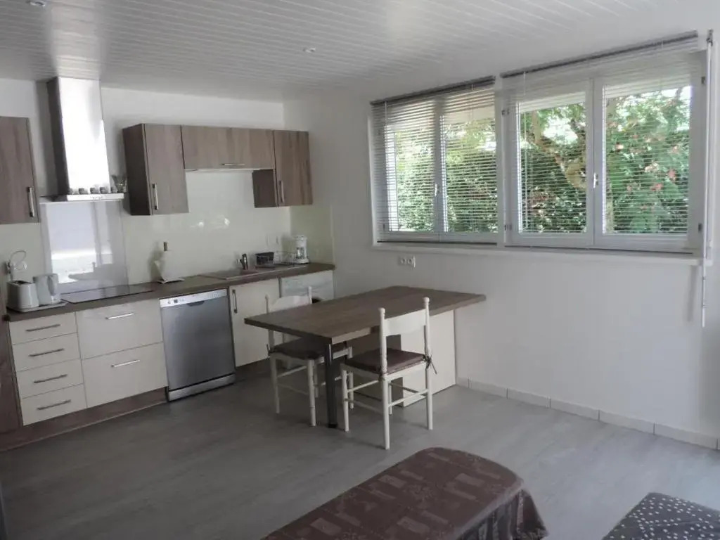 Gîte Sainte-Eulalie-en-Born, 2 pièces, 3 personnes - FR-1-360-697