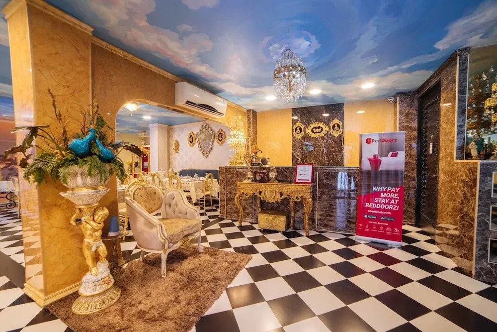 Bless Amare Boutique Hotel by RedDoorz