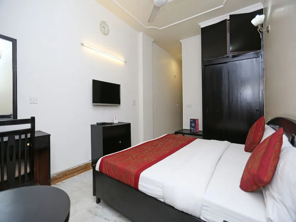 OYO 9606 City Centre Home
