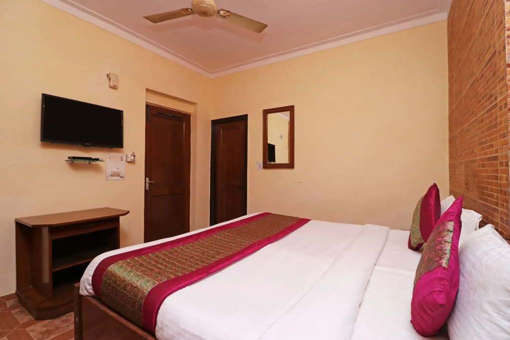 Hotel O Royal Palace