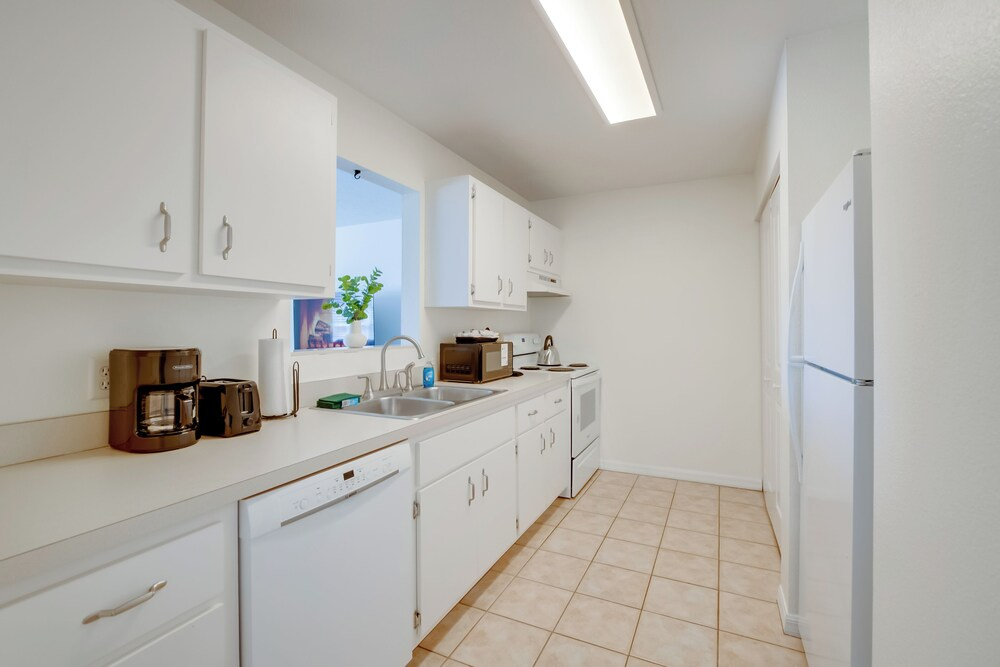 Steps From Crystal River: Crystal River Getaway!