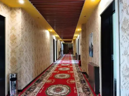 Xiaohonglou Hotel, Luohe